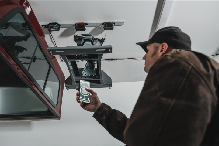 Fifth Wheel Hitch Lifter